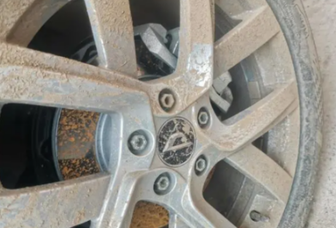 車輪轂里面圓盤生銹怎么辦？